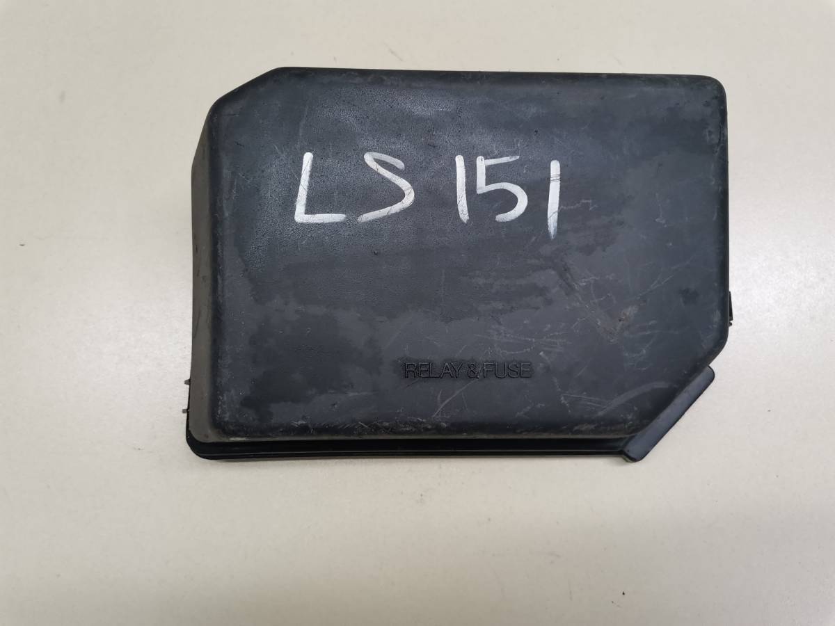 Крышка блока предохранителей Toyota Crown (S150) 1995-2001