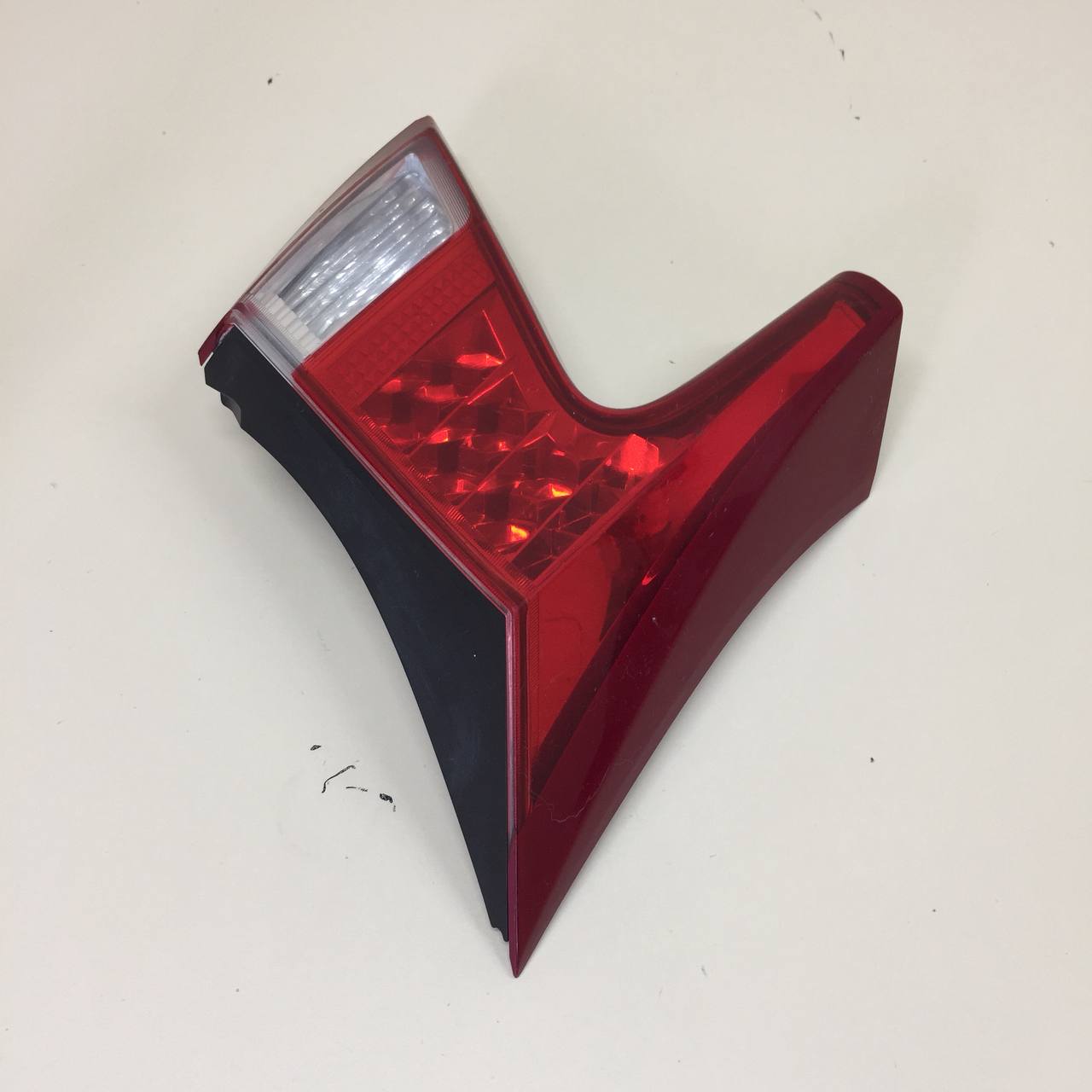 Фонарь задний внутренний правый Honda Civic 5D 2012>