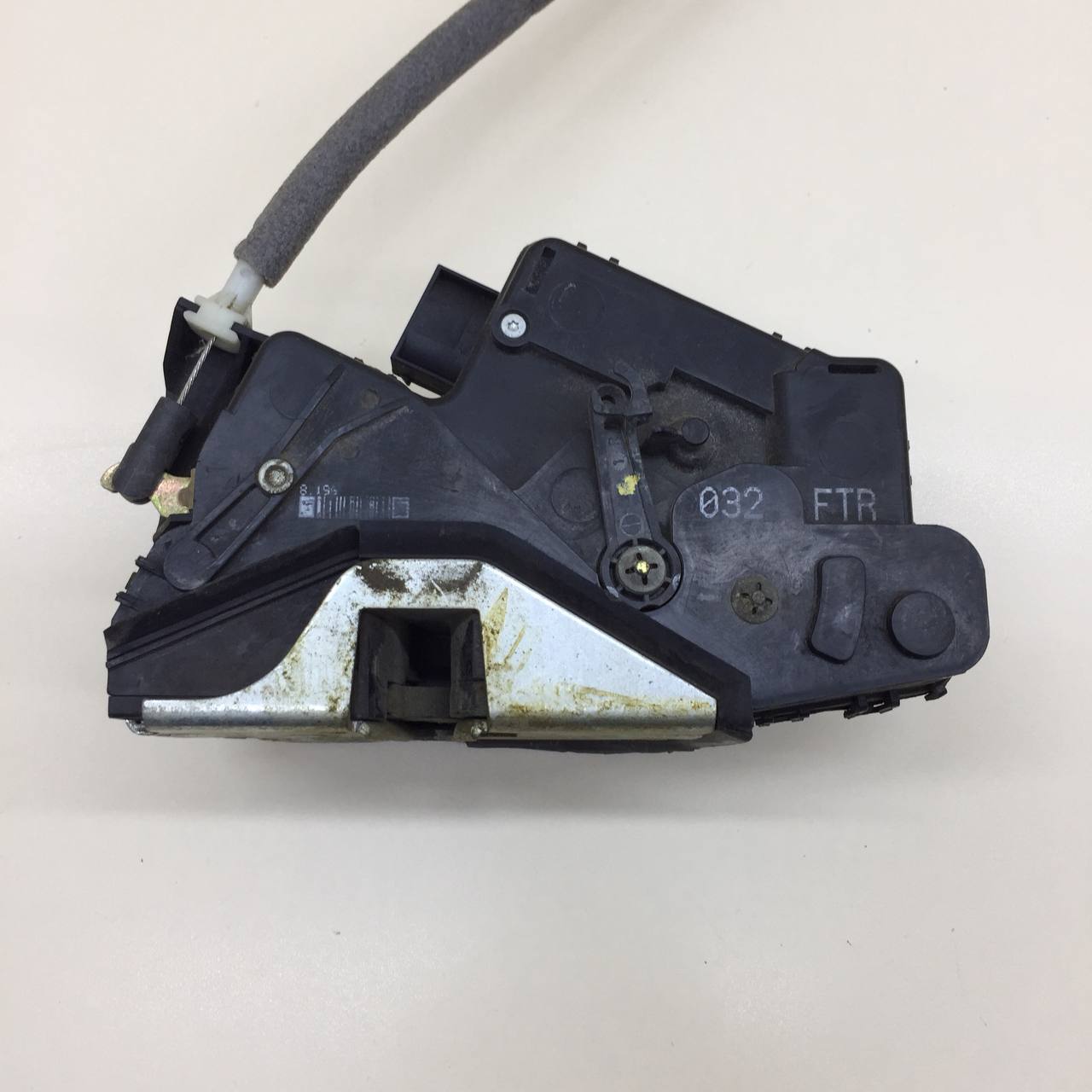 Замок двери передней правой BMW 3-series E46 1998-2005