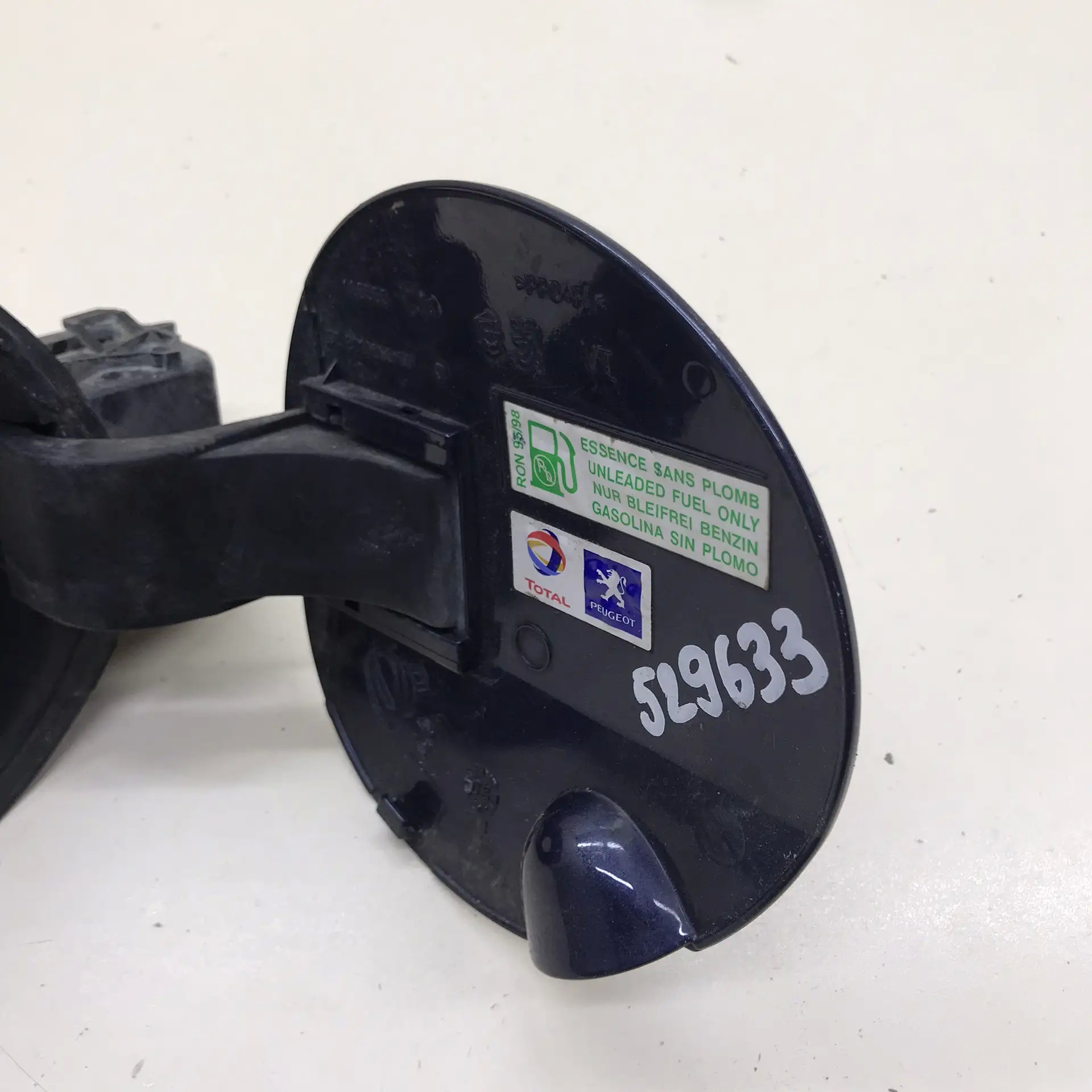 Лючок бензобака Peugeot 308 2007>