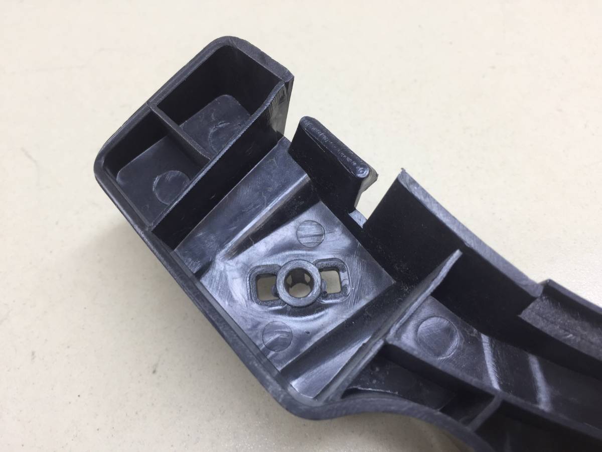 Кронштейн переднего бампера левый Lifan Smily 2008-2017