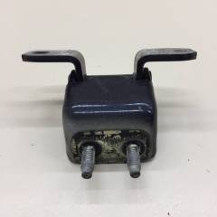 Петля двери задней левой верхняя Suzuki Grand Vitara 2005-2015