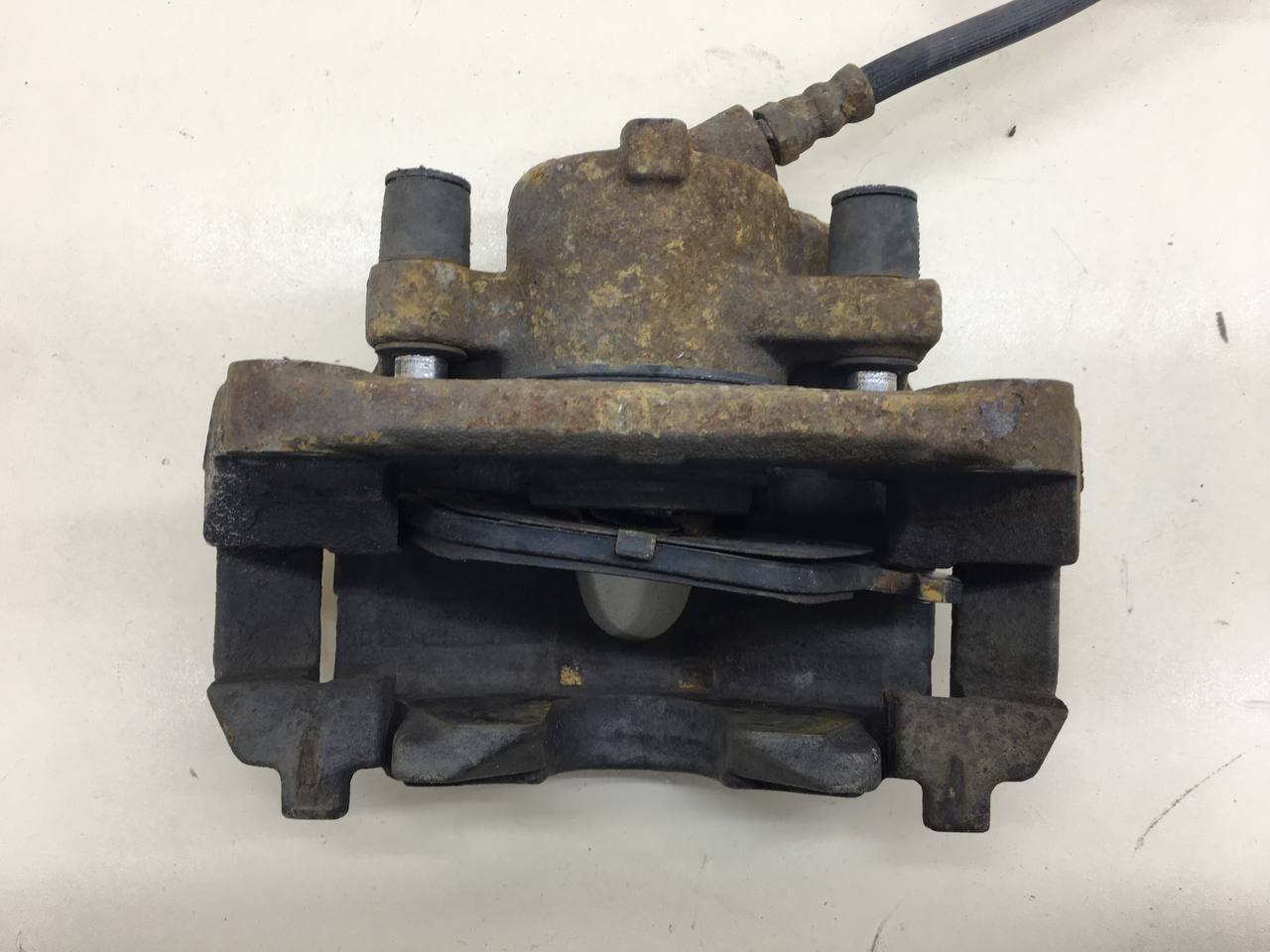 Суппорт передний правый Renault Megane (2) 2002-2009