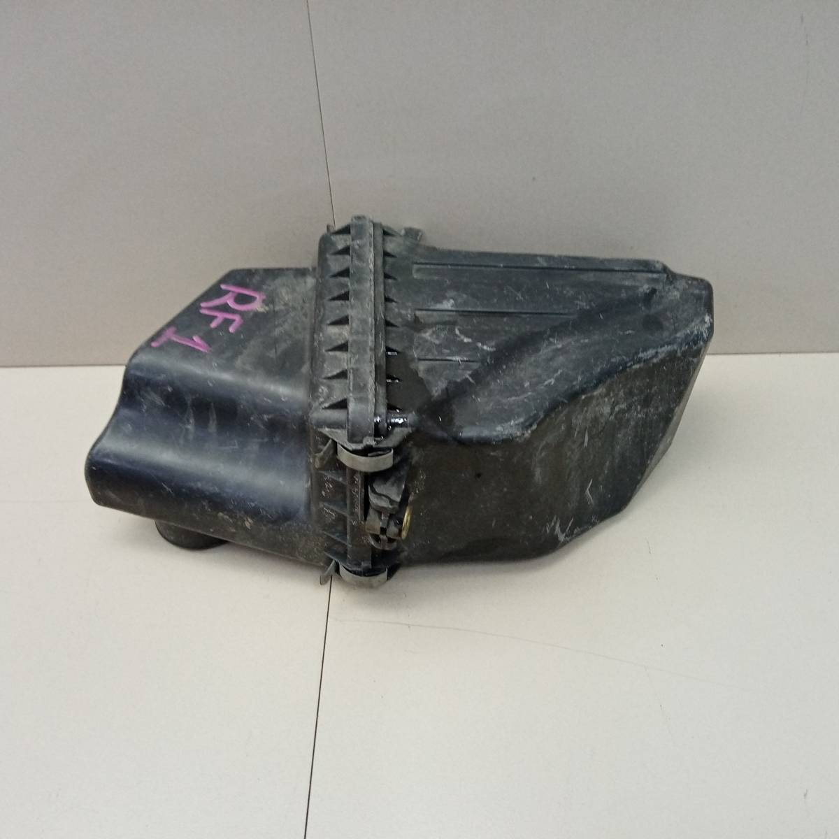 Корпус воздушного фильтра Honda Stepwgn (RF1) 1996-2001