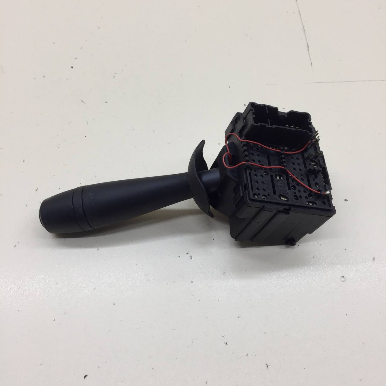 Переключатель стеклоочистителей Renault Logan (2) 2014>