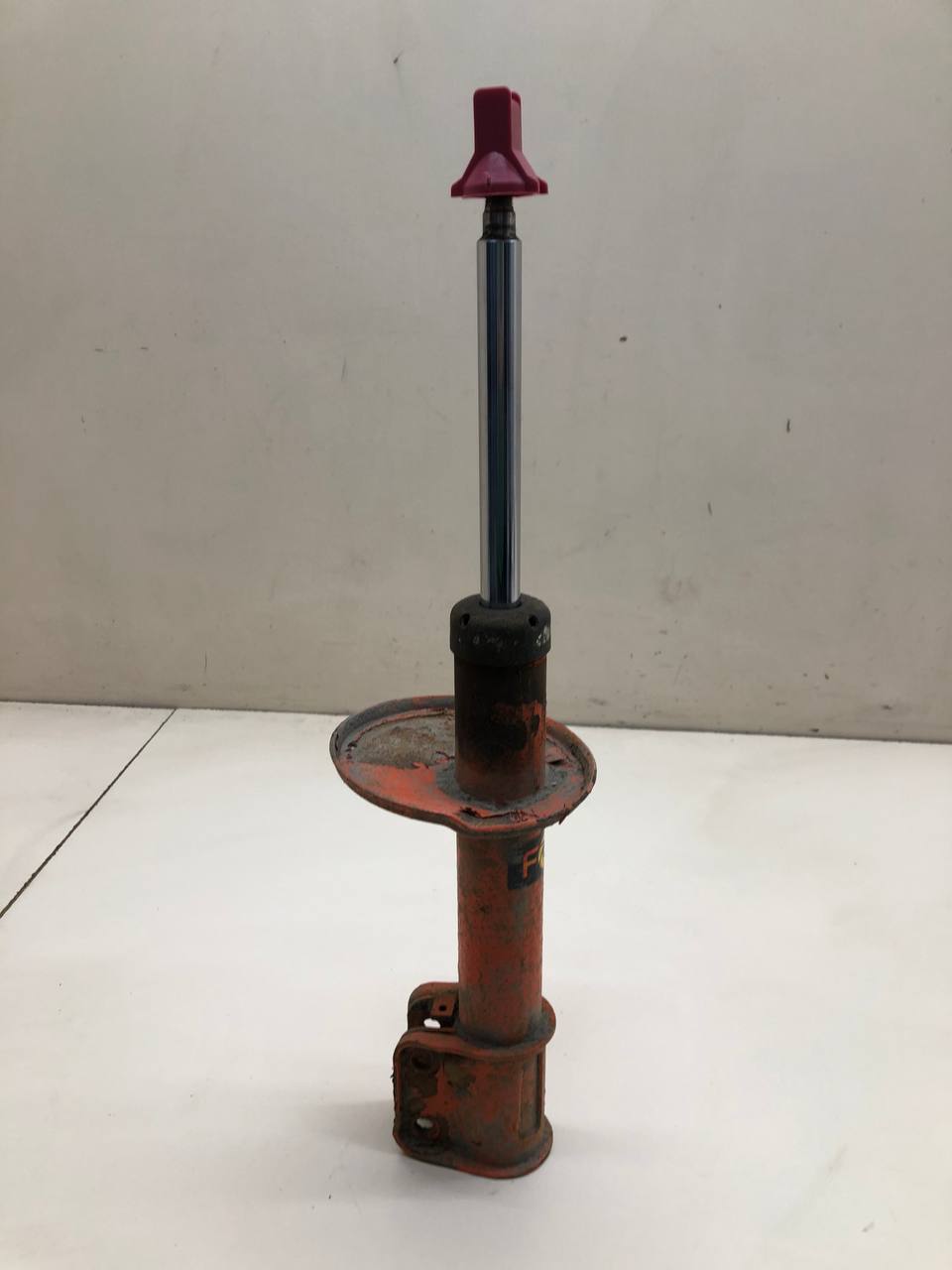 Амортизатор передний Lada Largus 2012>