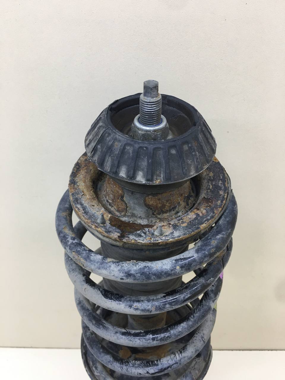 Амортизатор передний правый Chevrolet Aveo T250 2005-2011