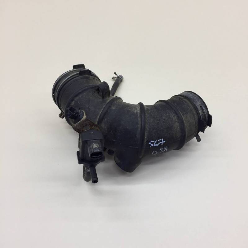 Патрубок воздушного фильтра Toyota Rav 4 (A20) 2000-2005