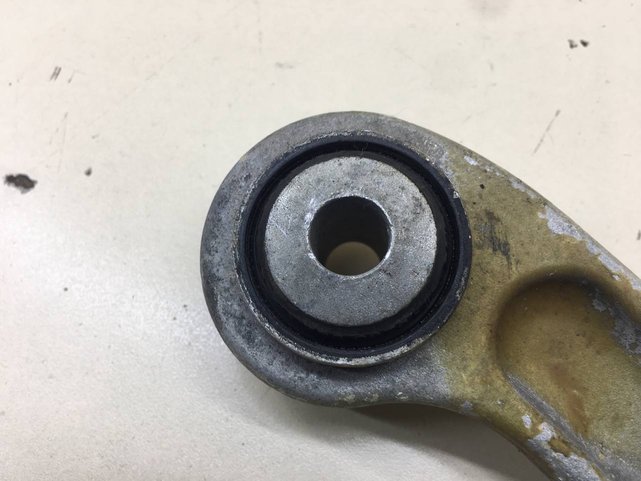 Рычаг задний верхний правый Mercedes-Benz C-Class (W205) 2014>