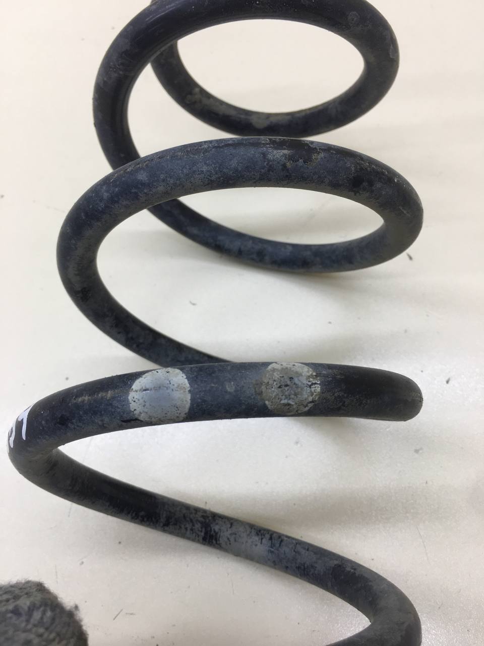 Пружина задняя Lada  X-RAY Cross 2018 >