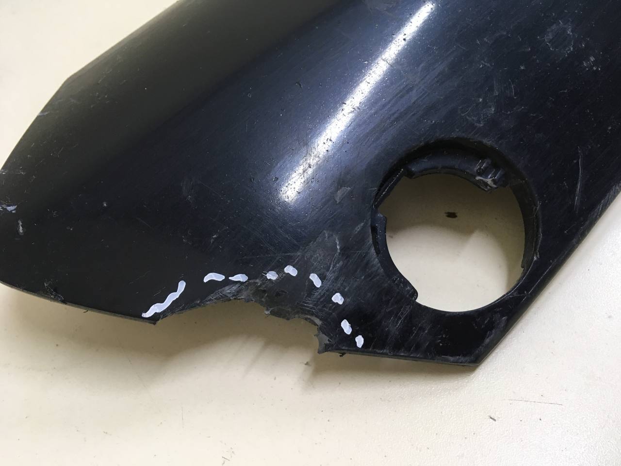 Накладка переднего бампера центральная Hyundai Genesis (BH) 2008-2014