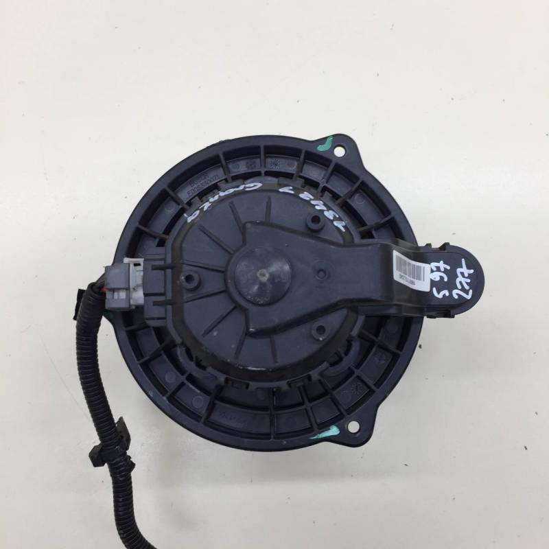 Моторчик отопителя Lada Granta 2011>