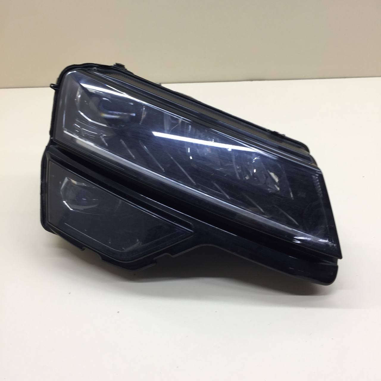 Фара правая Skoda Karoq 2017>