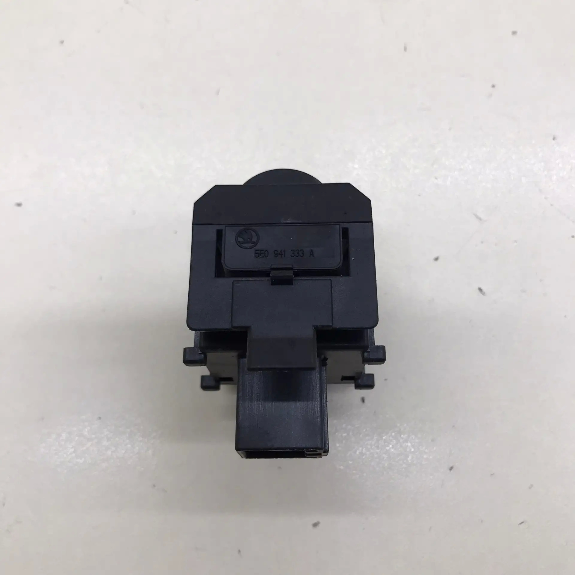 Кнопка корректора фар Skoda Octavia (A7) 2013>