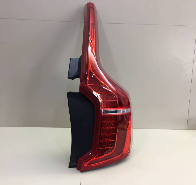 Фонарь задний правый Volvo XC90 2015>