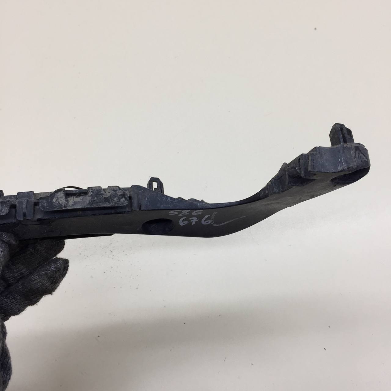 Кронштейн заднего бампера левый Jeep Grand Cherokee (WK2) 2010>