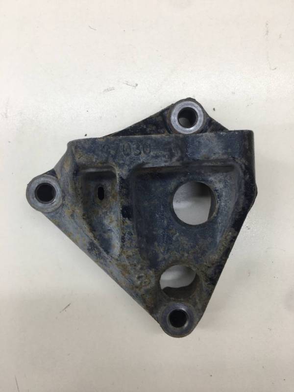 Кронштейн двигателя правый Toyota Rav 4 (A30) 2006-2013