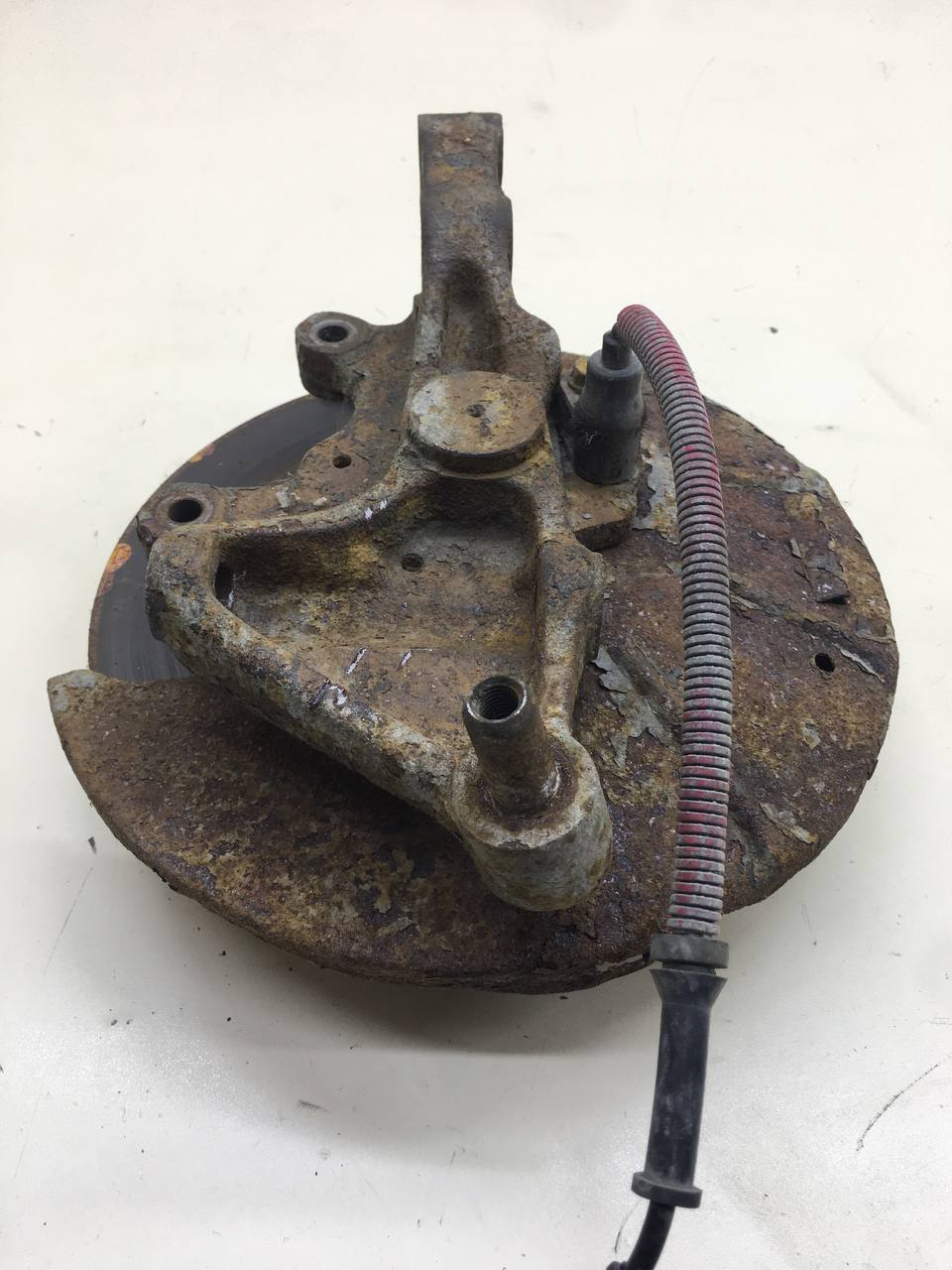 Кулак поворотный задний левый Kia Spectra (SD) 2004-2011