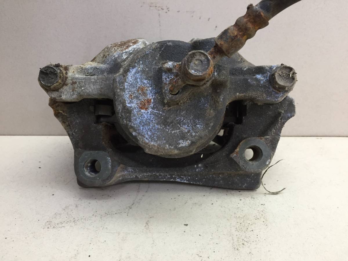 Суппорт передний левый Toyota Progres (G10) 1998-2007