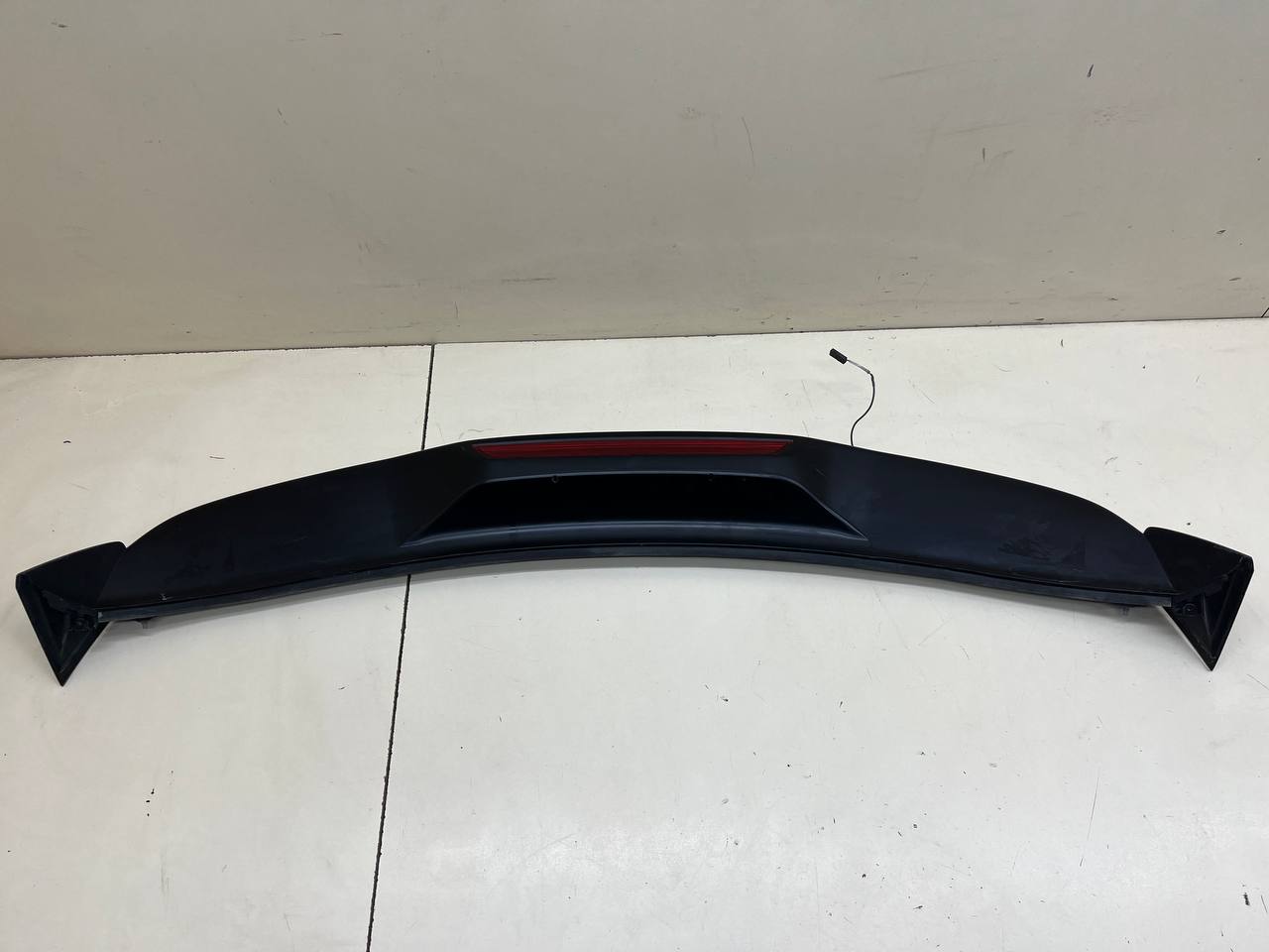 Спойлер (дефлектор) крышки багажника Porsche Cayenne 2010-2017