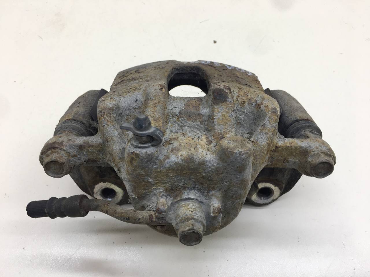 Суппорт передний левый Hyundai Solaris (RB) 2010-2017