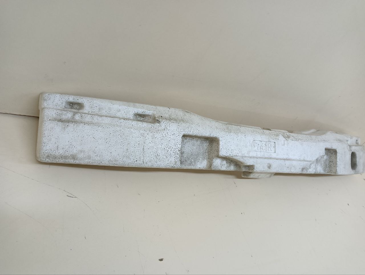 Наполнитель переднего бампера Toyota Crown Majesta (S180) 2004-2009