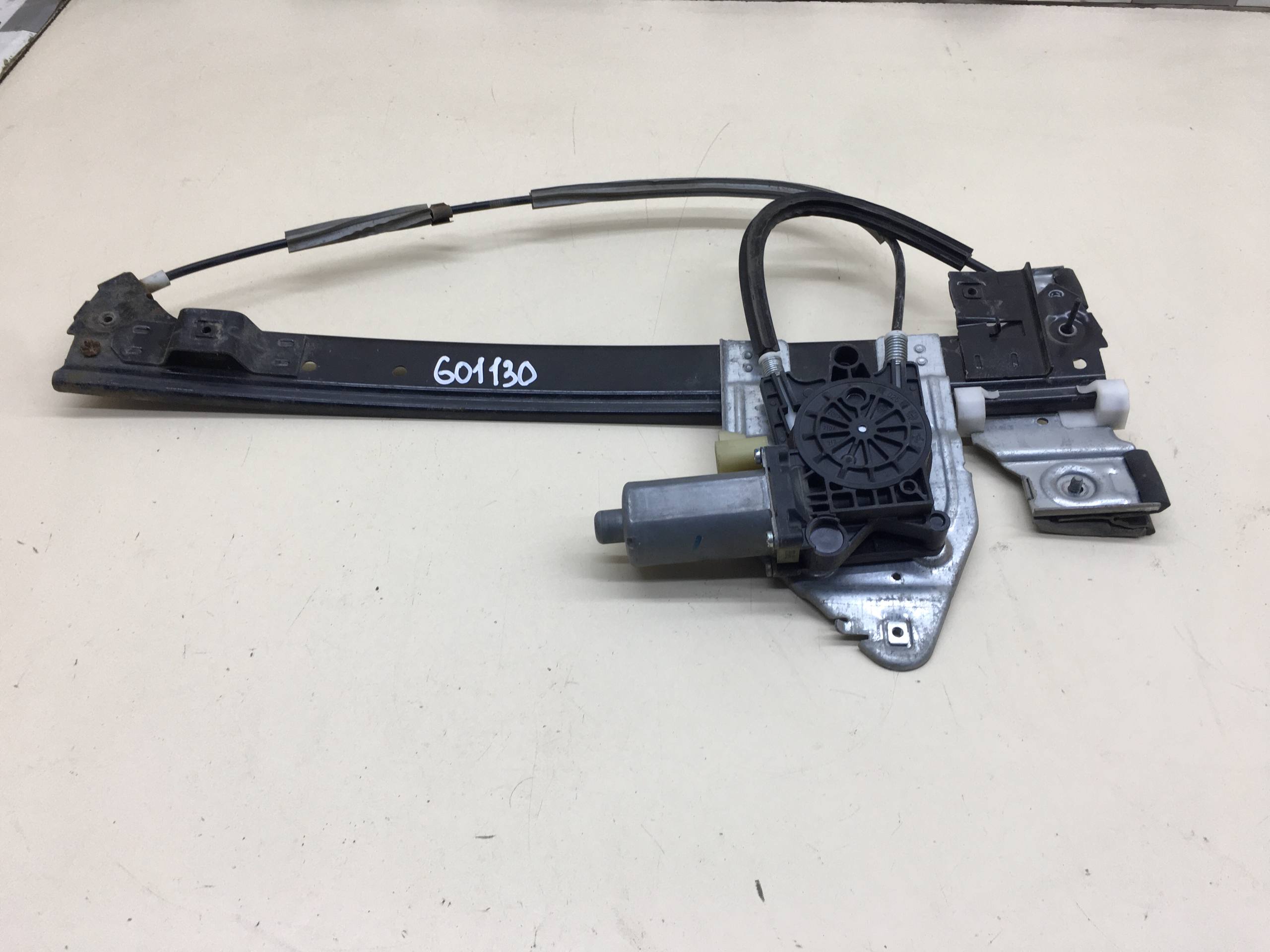 Стеклоподъемник электр. задний левый Chevrolet TrailBlazer (GMT360) 2001-2010