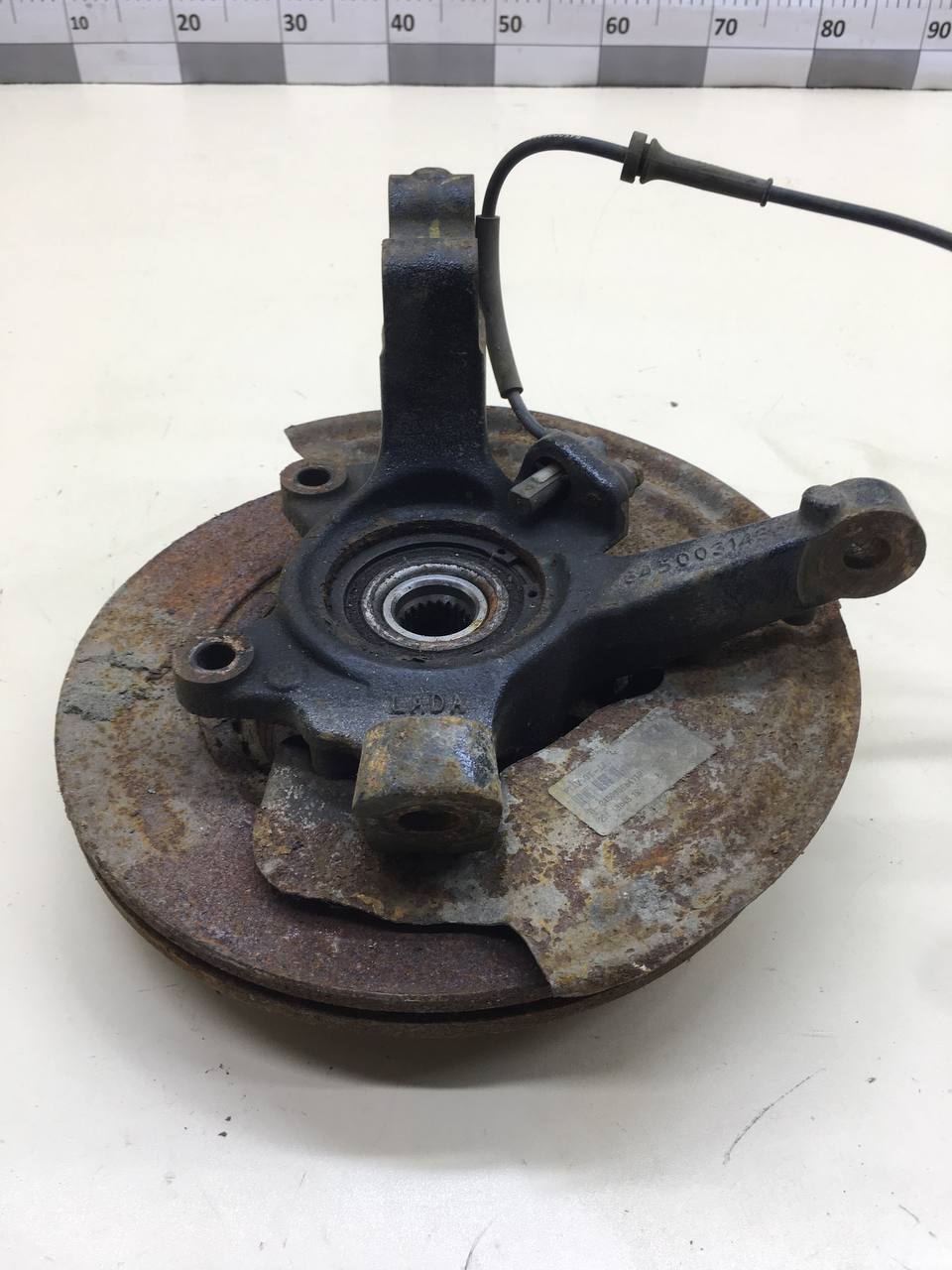 Кулак поворотный передний правый Lada Vesta 2015>