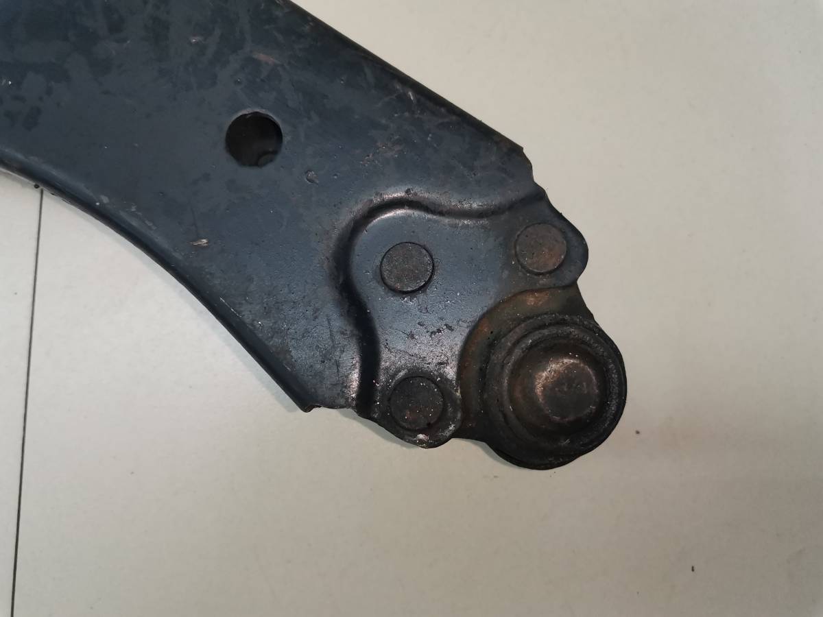 Рычаг передний левый Mazda Demio (DY) 2002-2007