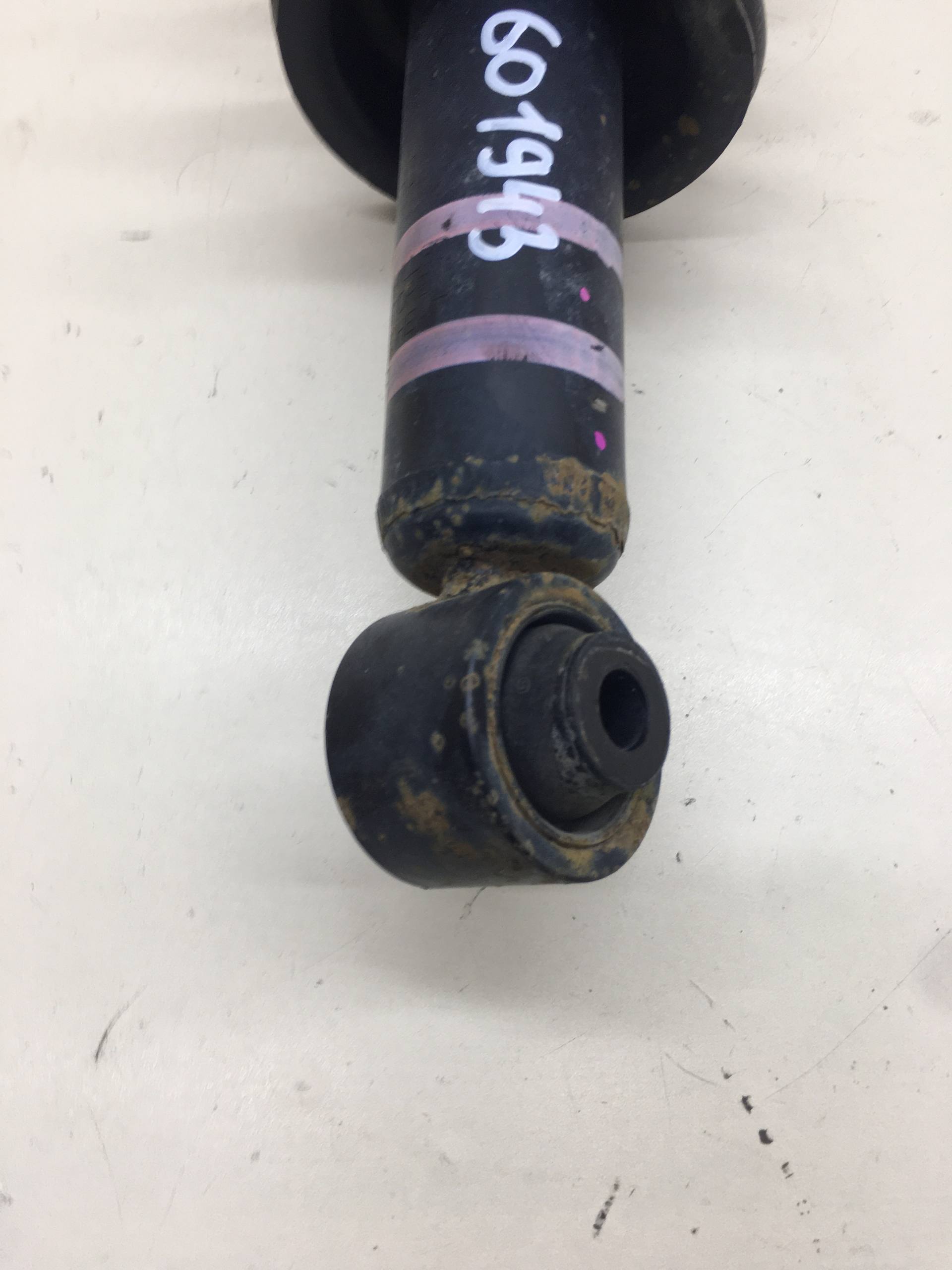 Амортизатор задний Mitsubishi Outlander (GF) 2012>