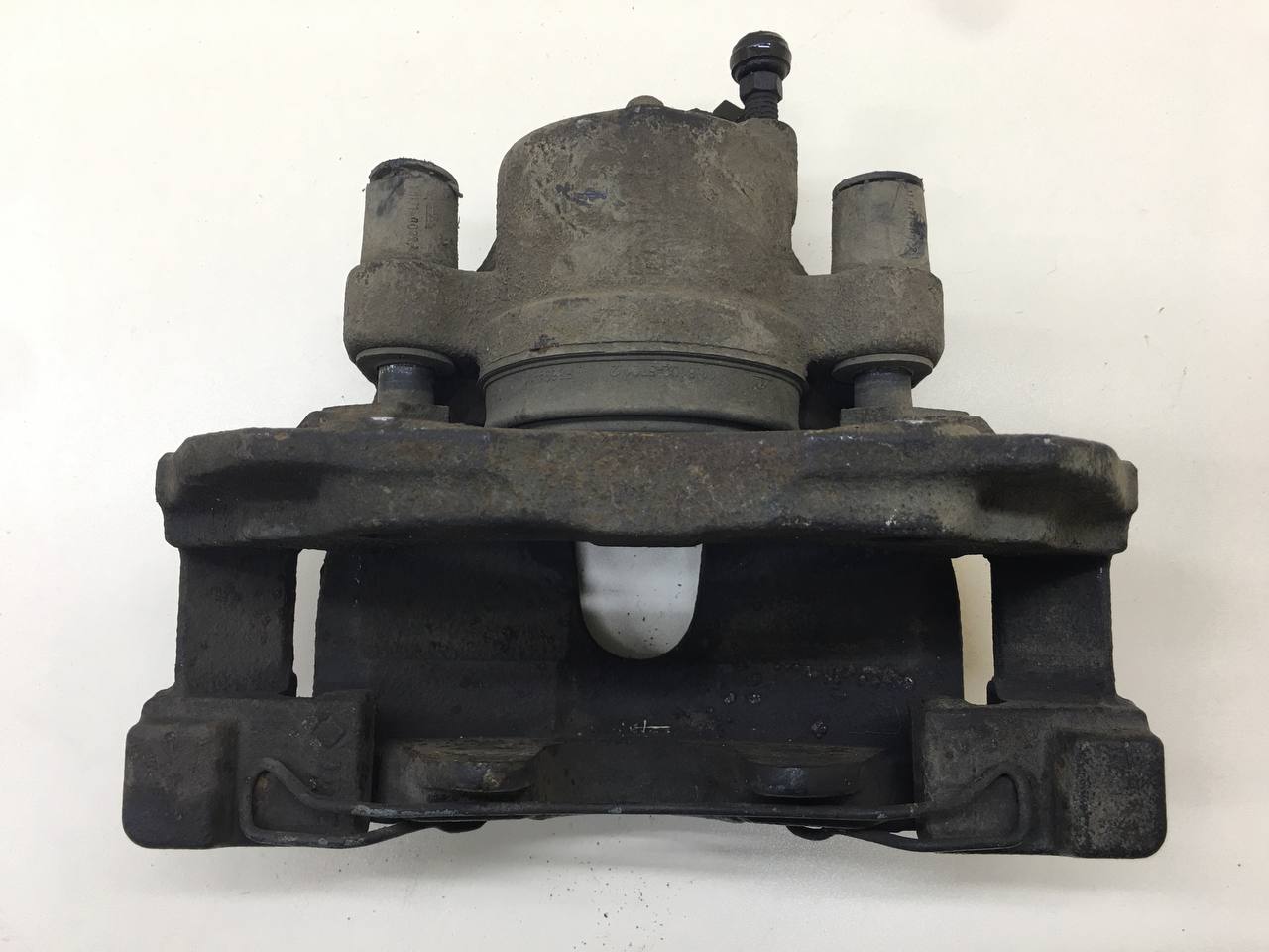 Суппорт передний правый Ford Focus 3 2011>