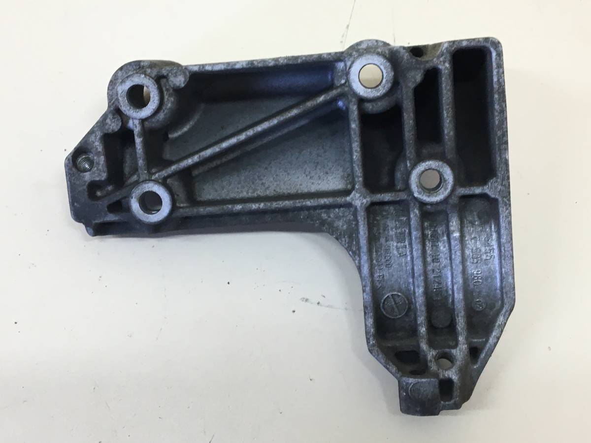 Кронштейн кондиционера BMW 1-series E87/E81 2004-2011