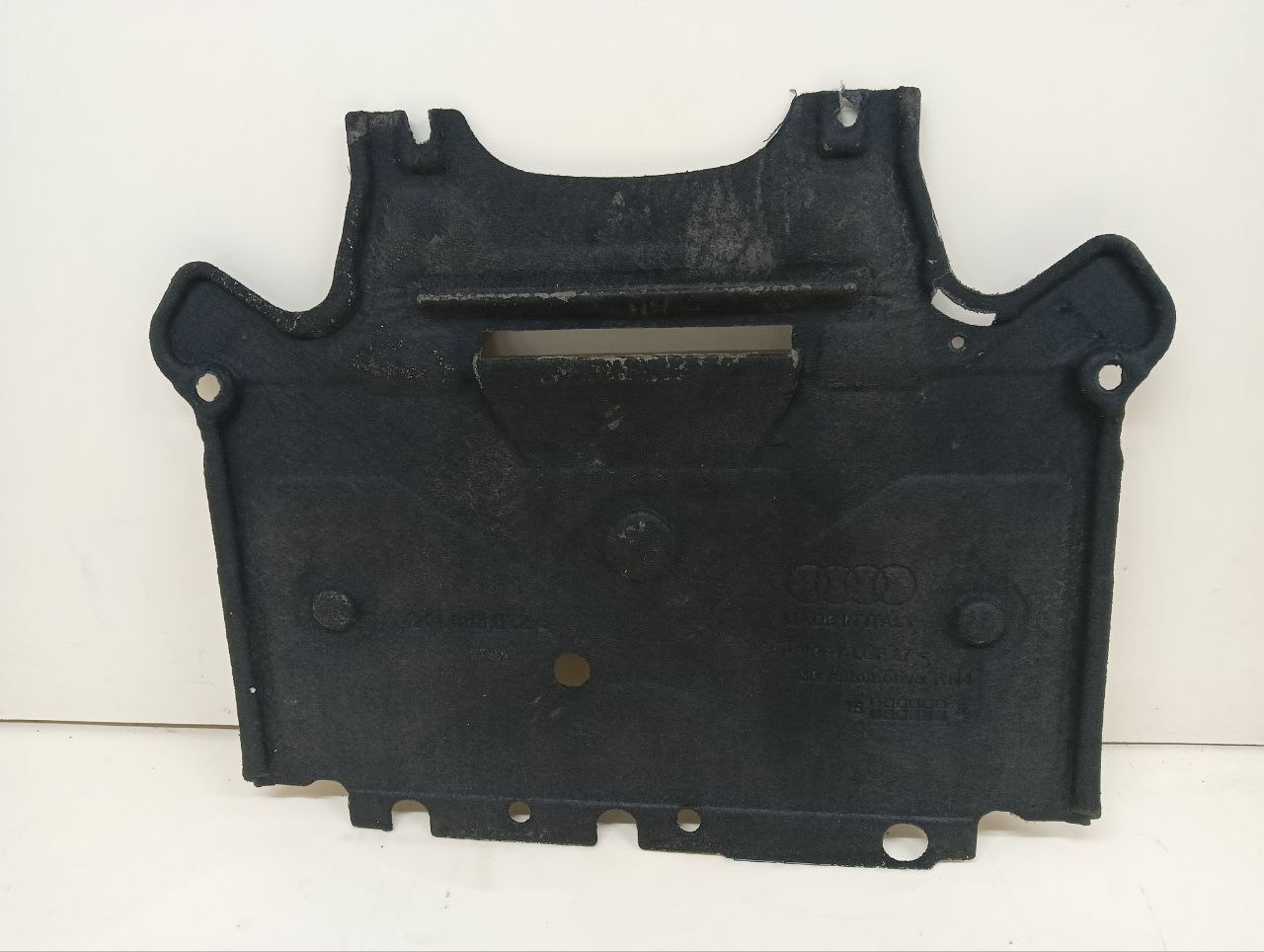 Пыльник двигателя Audi Allroad A4  (B8) 2010>