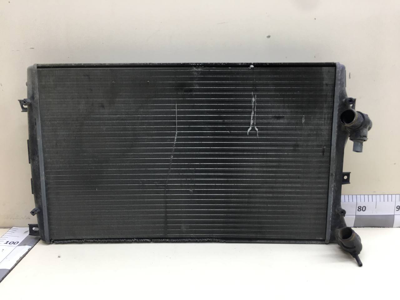 Радиатор охлаждения двигателя Volkswagen Passat B7 2011-2015