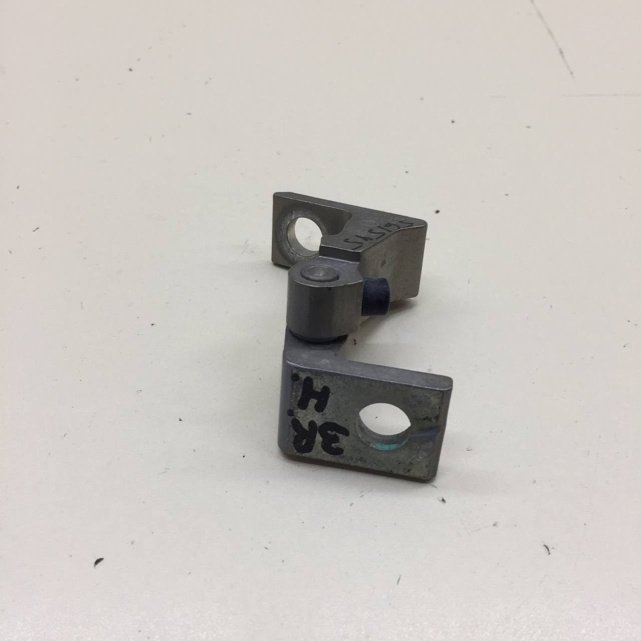 Петля двери Volkswagen Polo (MK5) 2011-2020