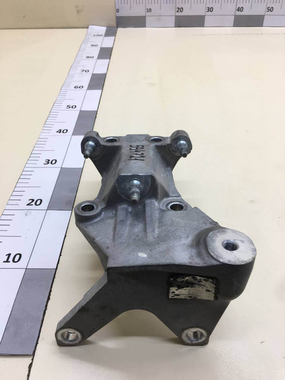 Кронштейн двигателя правый Nissan Maxima (a36) 2015-2023