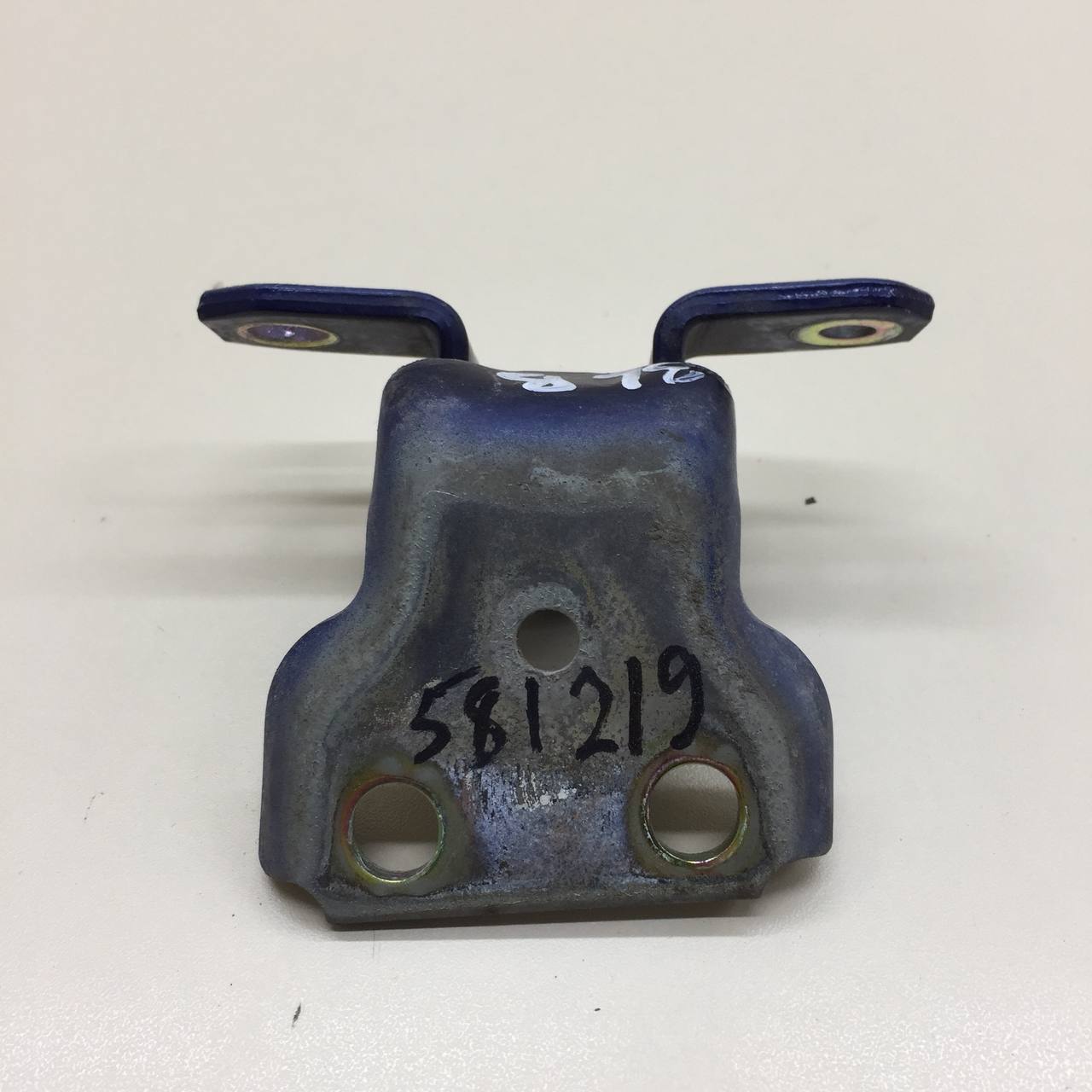 Петля двери задней левой верхняя Suzuki Liana 2001-2007