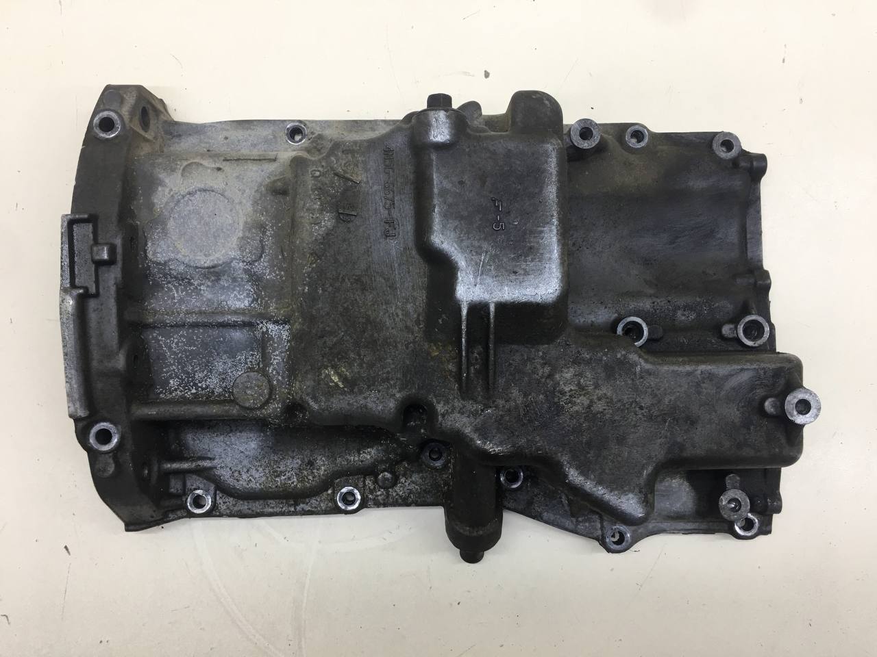 Поддон масляный двигателя Ford C-MAX 2003-2010