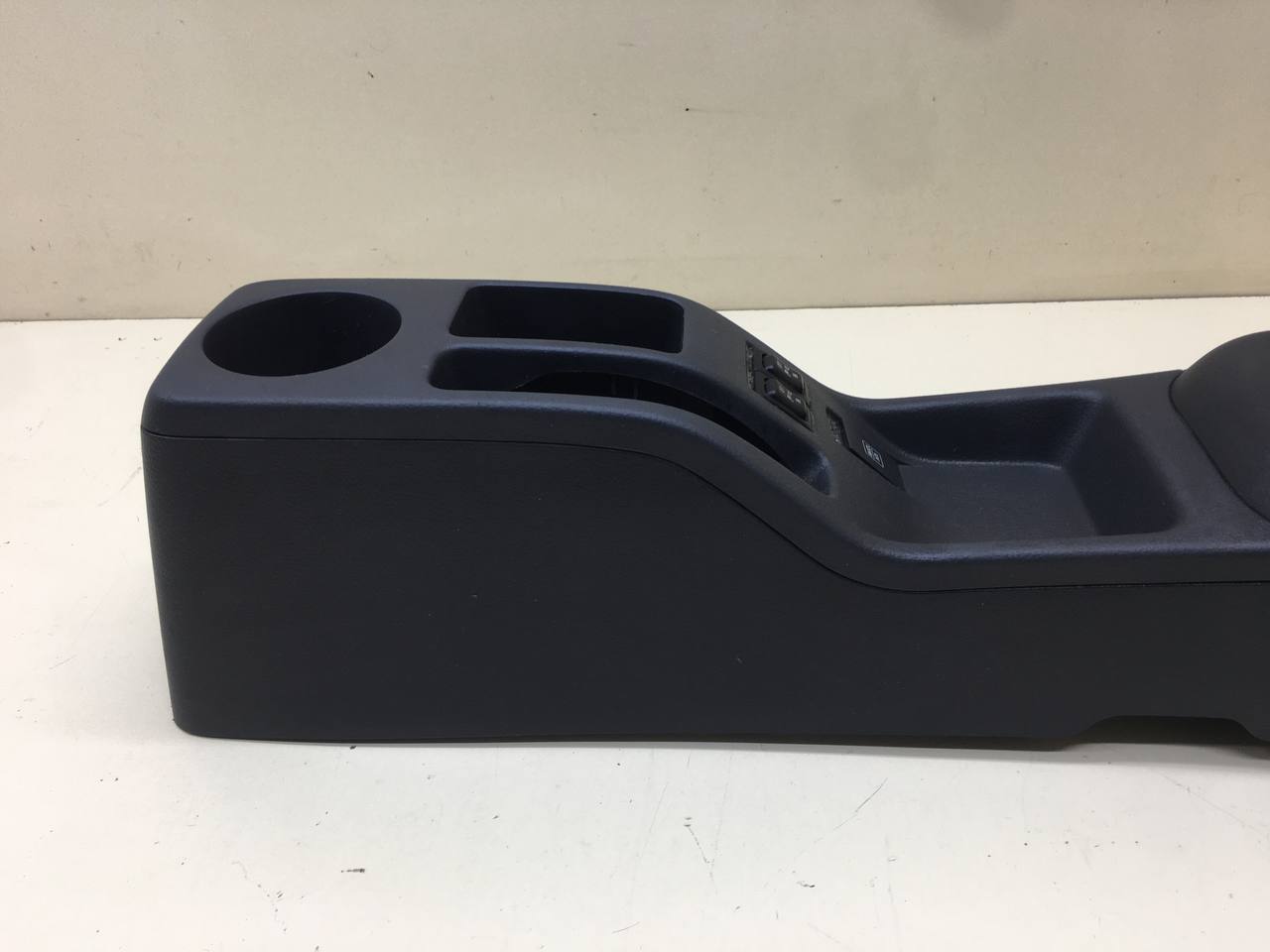 Консоль центральная Suzuki Liana 2001-2007