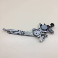 Стеклоподъемник электр. передний правый Toyota Corolla E150 2006-2013