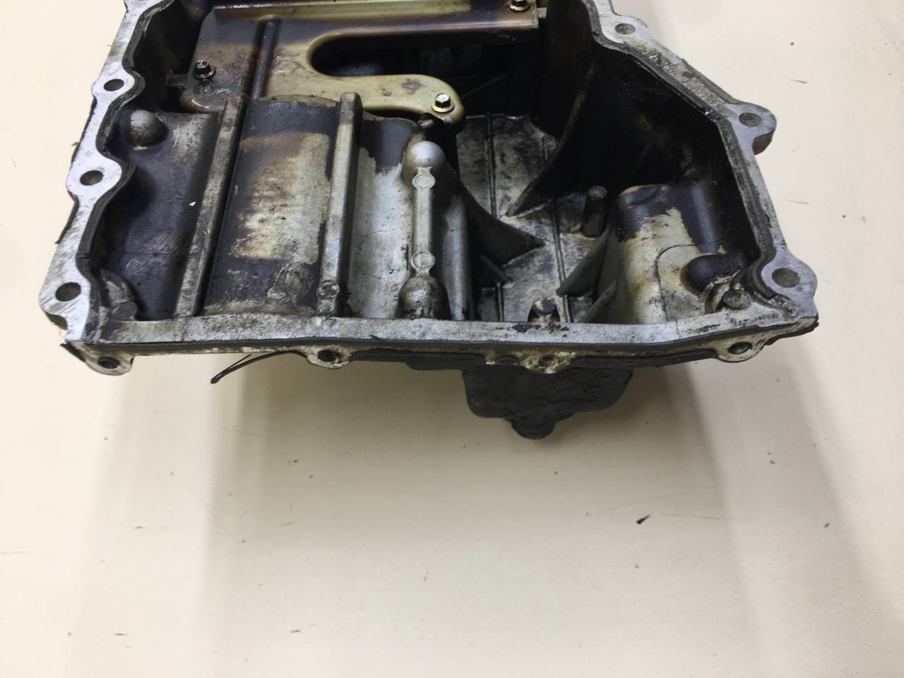 Поддон масляный двигателя Ford Focus 3 2011>