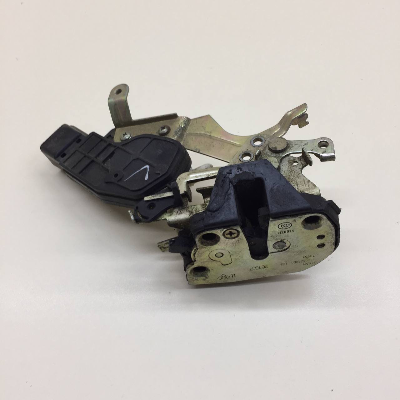 Замок двери задней правой Lifan Solano 1 2008-2016