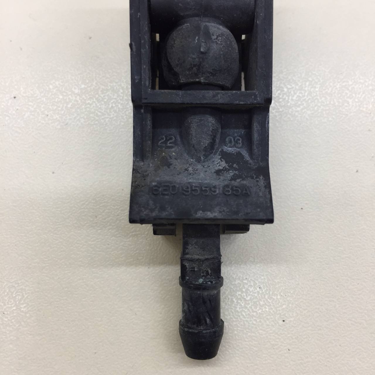 Форсунка омывателя лобового стекла Skoda Rapid 2012-2020