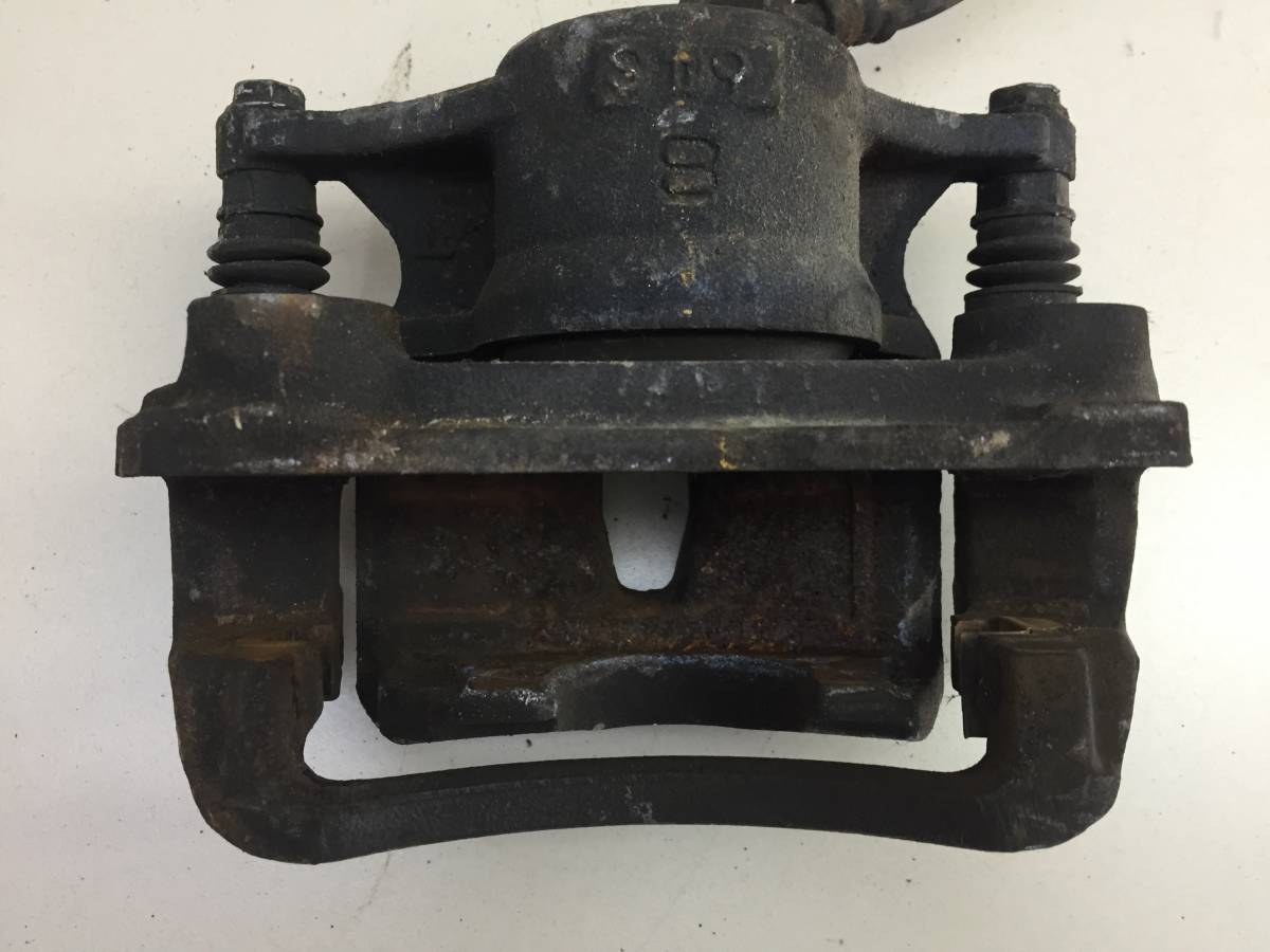 Суппорт передний левый Toyota Crown (S150) 1995-2001