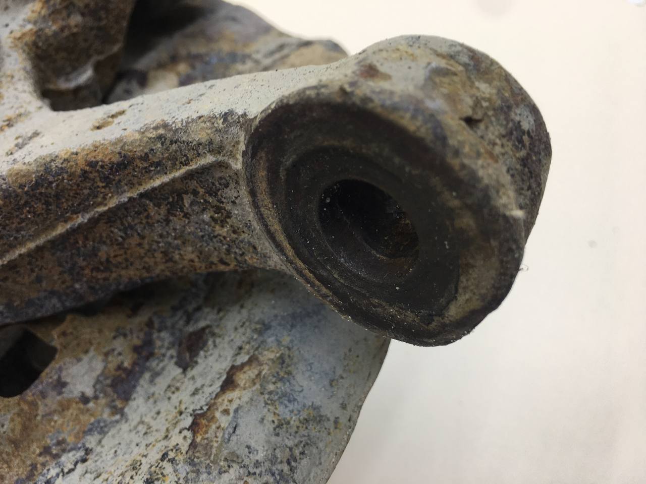 Кулак поворотный передний левый Toyota Camry (XV30) 2001-2006