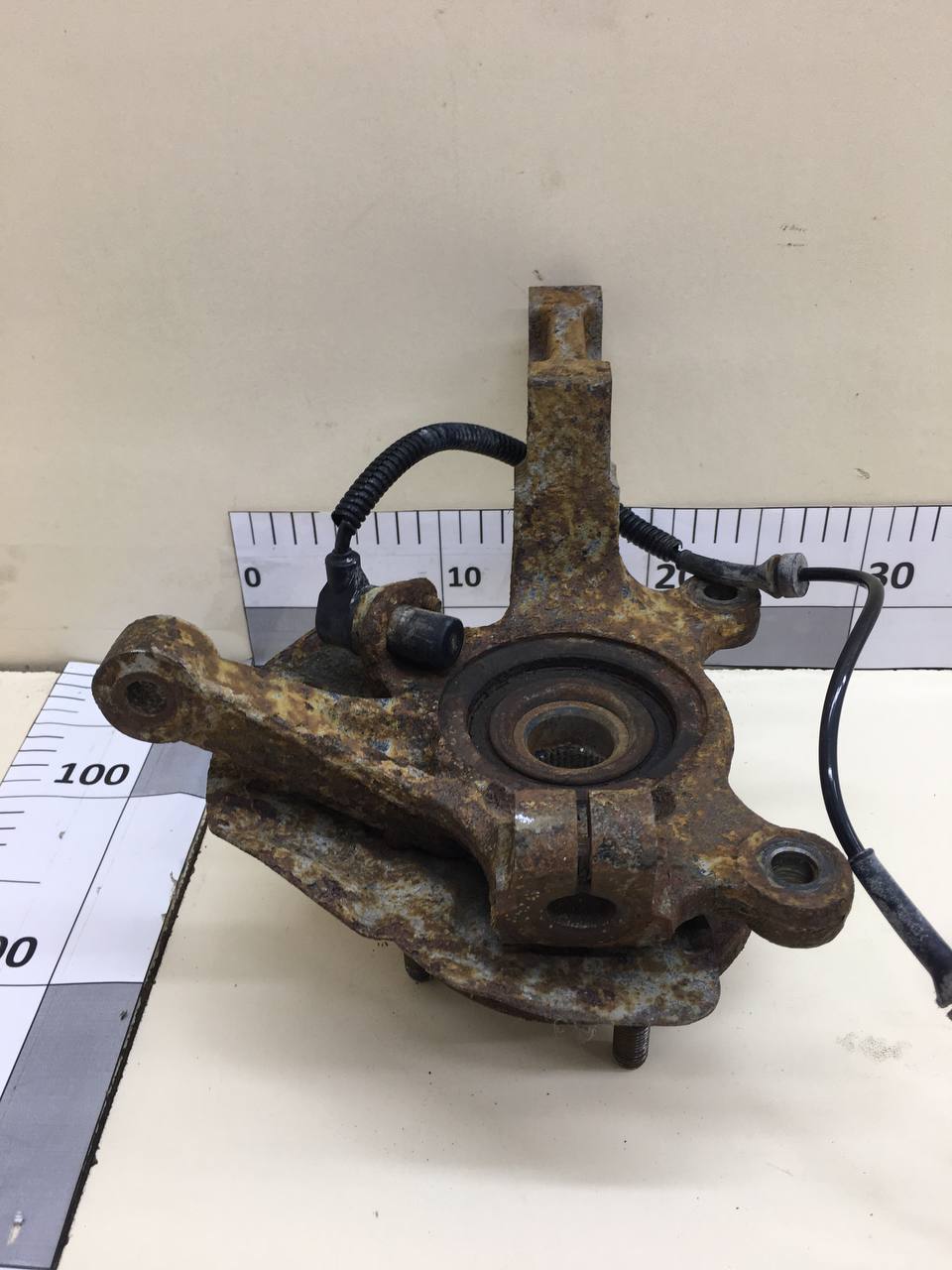 Кулак поворотный передний левый Chevrolet Lacetti (J200) 2003-2013