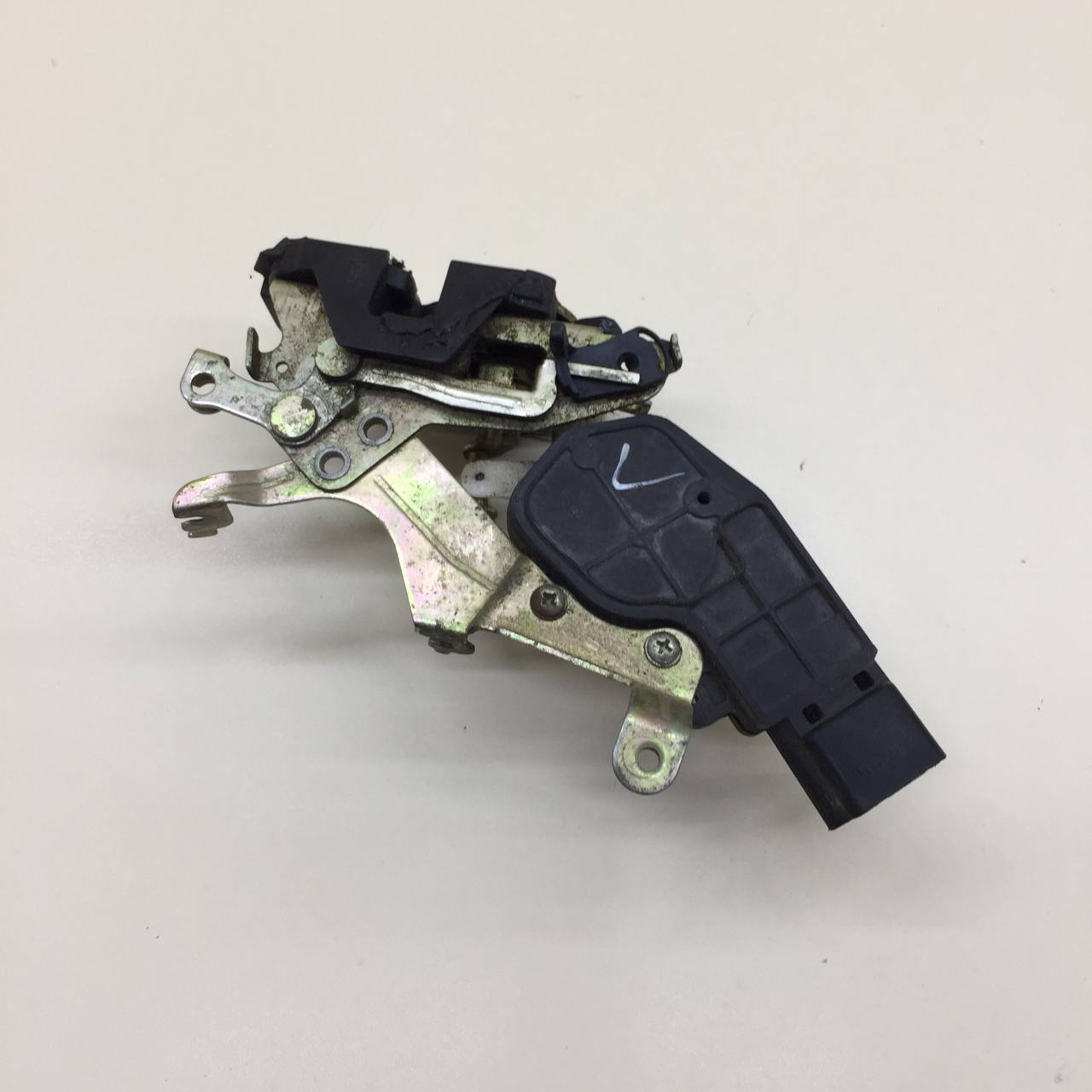 Замок двери задней правой Lifan Solano 1 2008-2016