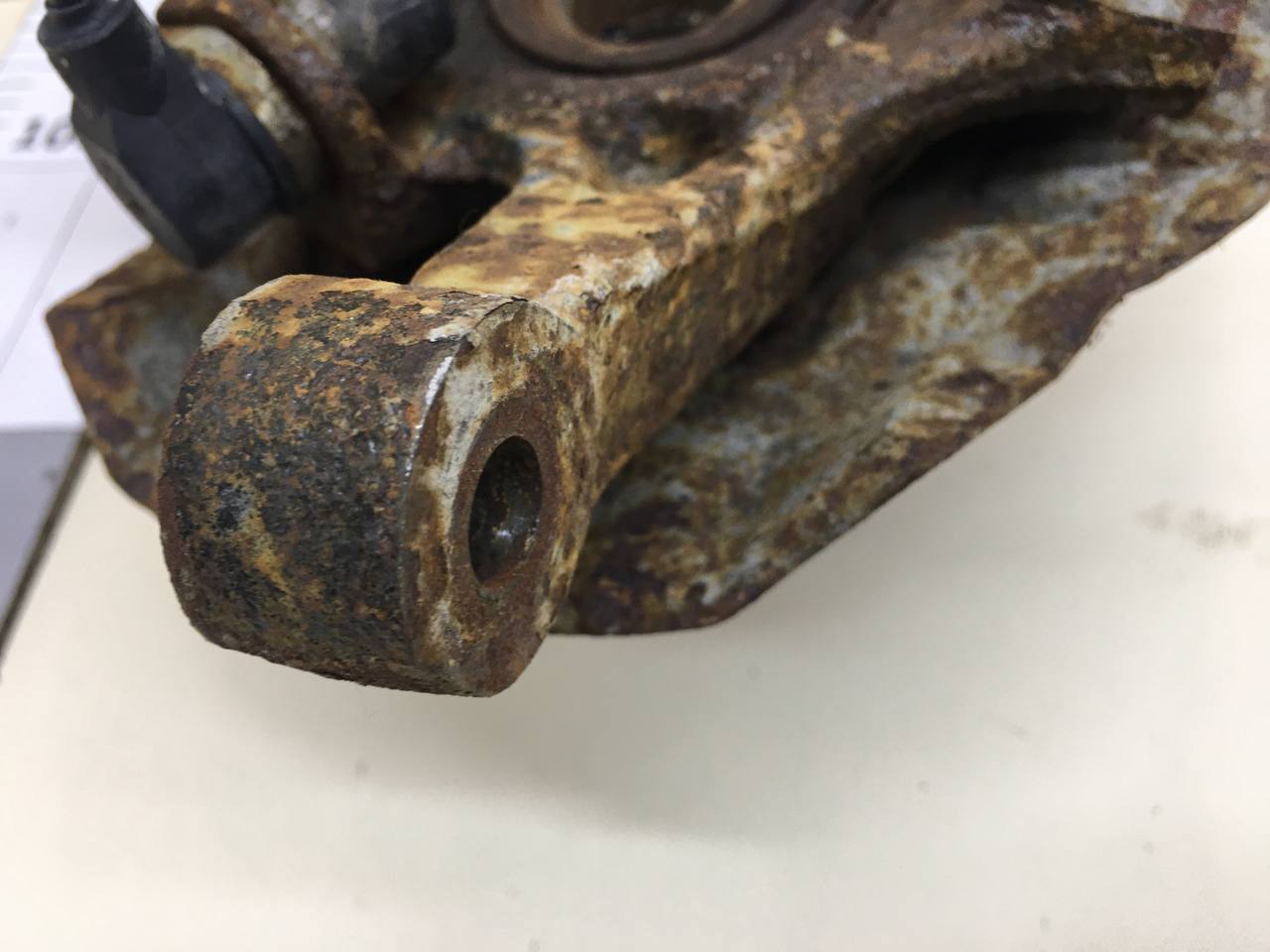 Кулак поворотный передний левый Chevrolet Lacetti (J200) 2003-2013