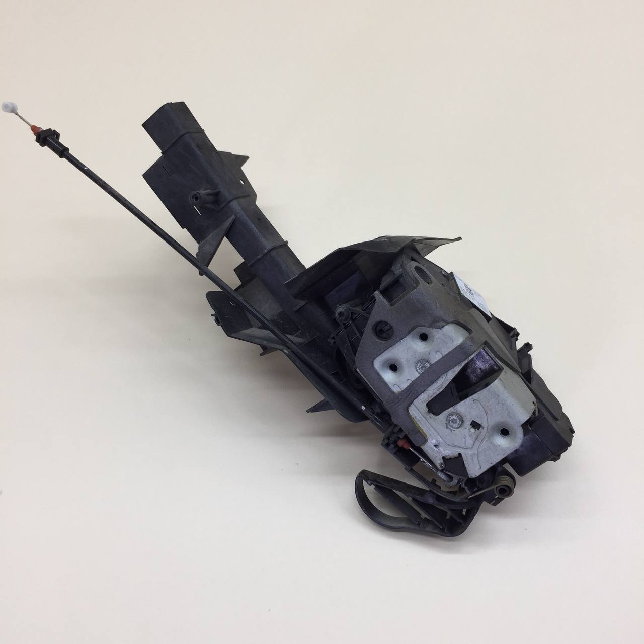 Замок двери передней левой Ford Focus 3 2011>