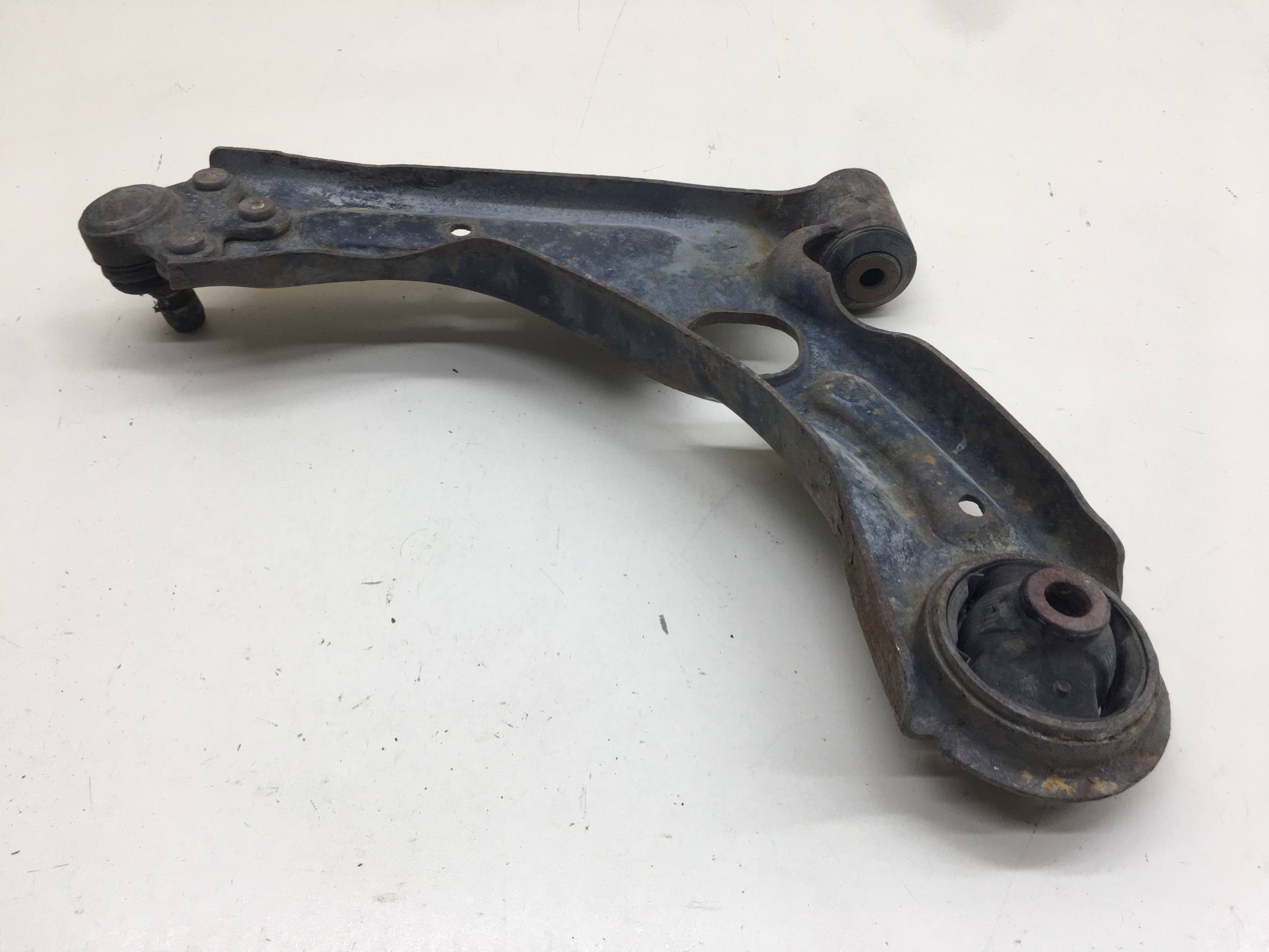 Рычаг передний правый Chevrolet Aveo T300 2011>